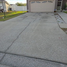 Concrete-Driveway-Pressure-Washing-in-Riverview-FL 7
