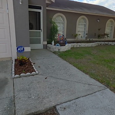 Concrete-Driveway-Pressure-Washing-in-Riverview-FL 3