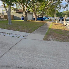 Concrete-Driveway-Pressure-Washing-in-Riverview-FL 1