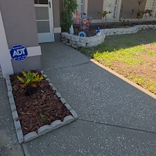 Concrete-Driveway-Pressure-Washing-in-Riverview-FL 2