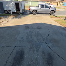 Concrete-Driveway-Pressure-Washing-in-Riverview-FL 4