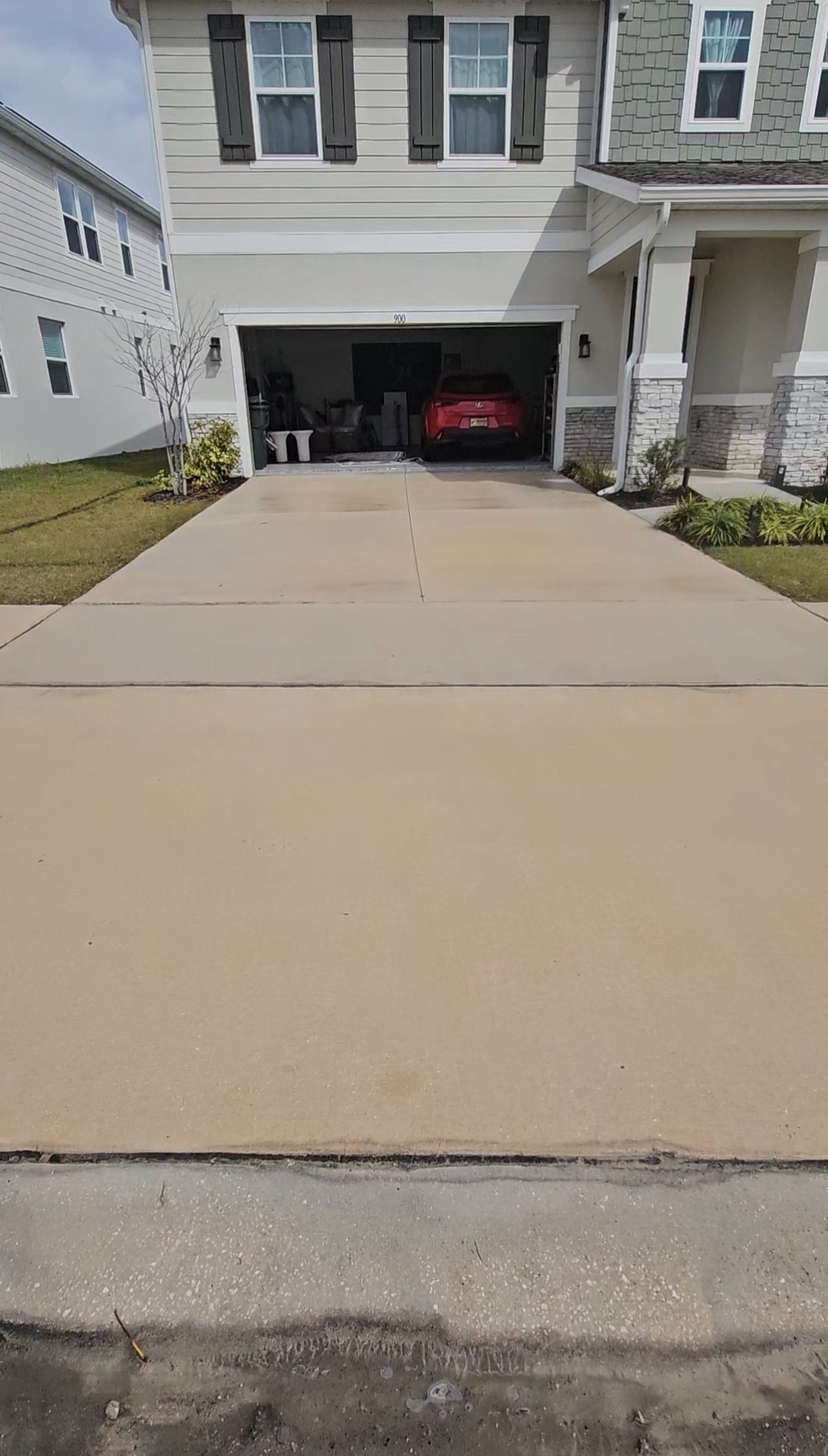 Driveway Pressure Washing in Lake Alfred, FL Thumbnail