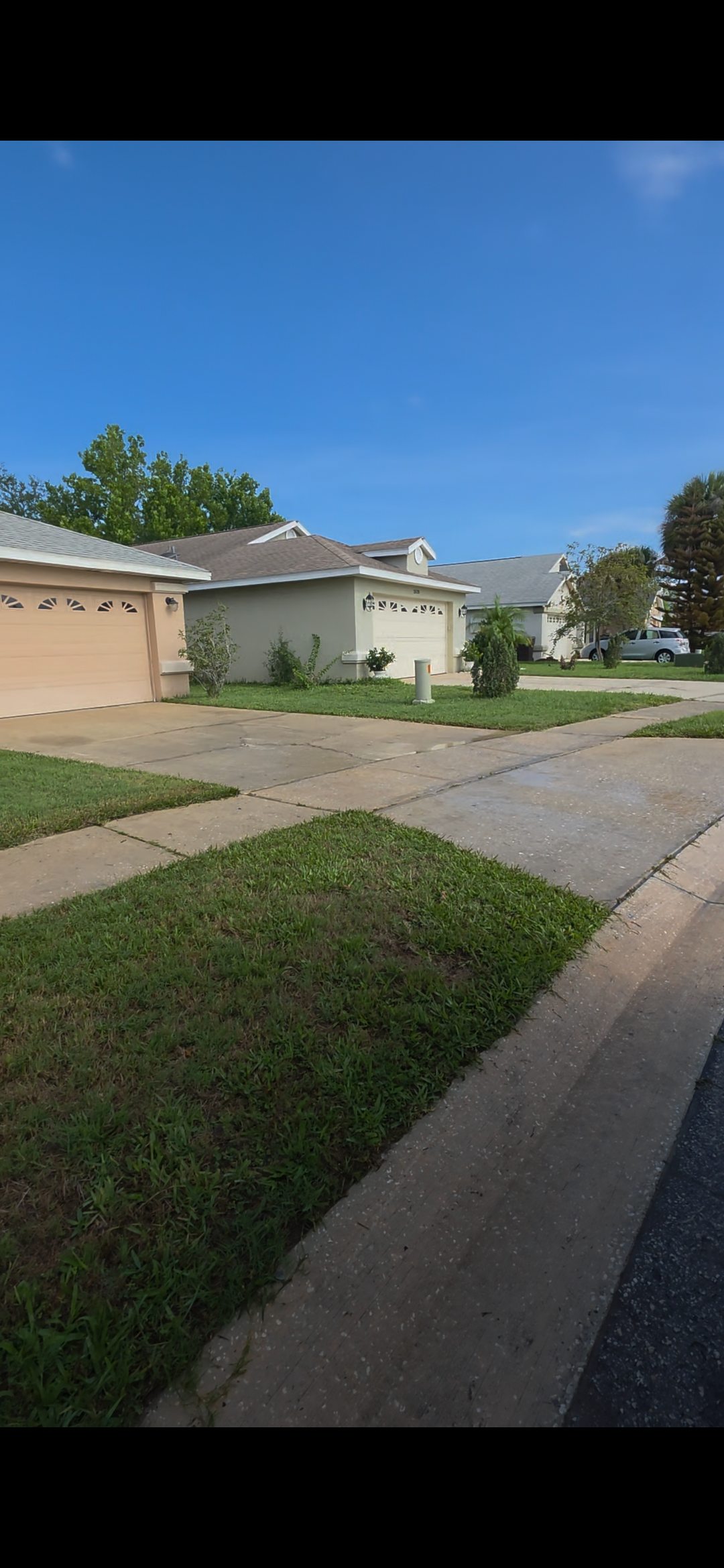 Driveway wash in Kissimmee,  FL Thumbnail