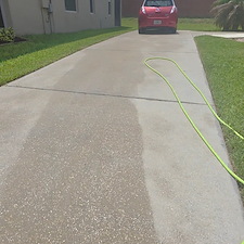 Four-Corners-Home-Gets-a-Fresh-Start-House-Washing-Driveway-Fence-Pool-Cage-Wash 4