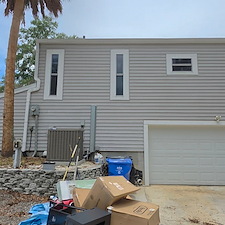 House-Washing-and-Lanai-Washing-in-Riverview-FL-Thompson-Pressure-Washing 2