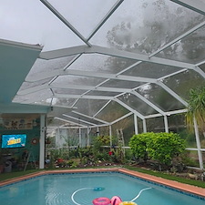 Lakeland-Pool-Cage-Cleaning-Tackling-Years-of-Algae-and-Mold 2