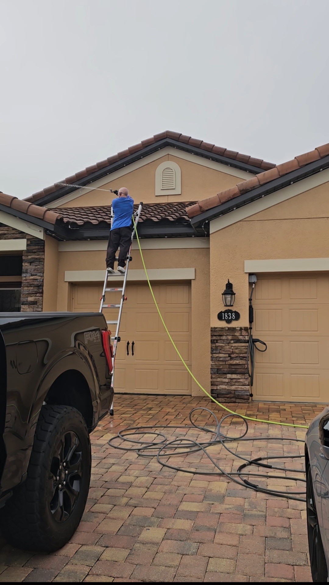 Roof cleaning in Lakeland, FL Thumbnail