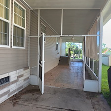 Vinyl-Siding-House-Washing-Driveway-Cleaning-in-Lakeland-FL 5